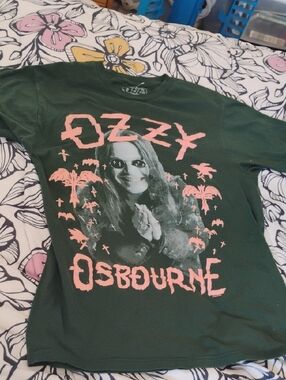 Ozzy Osbourne Pink Bats Portrait T-shirt